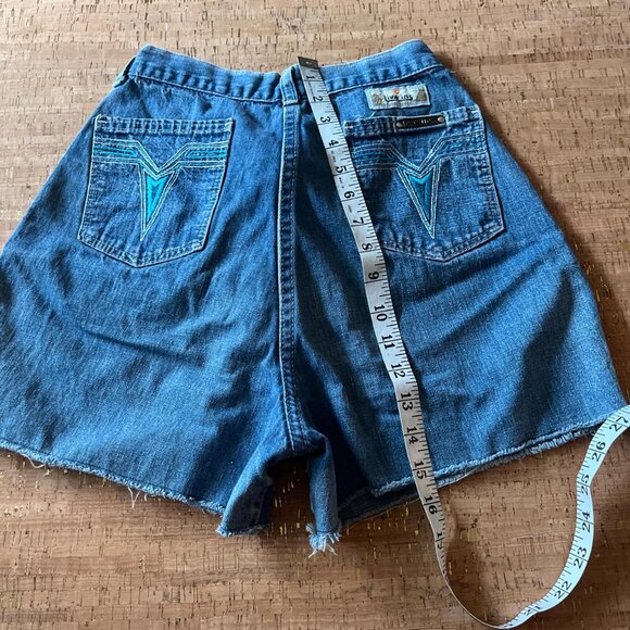 Live Ins 70s Vintage jean shorts with a cute embroidered design - Picture 2 of 4